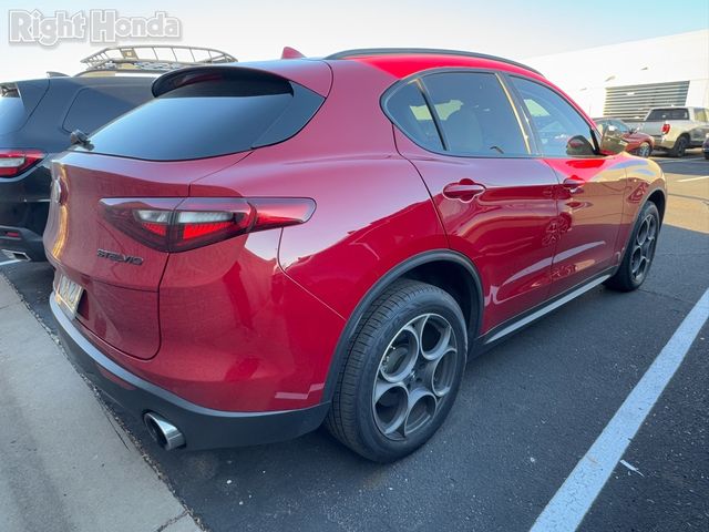 2021 Alfa Romeo Stelvio Base