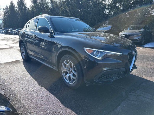 2021 Alfa Romeo Stelvio Base