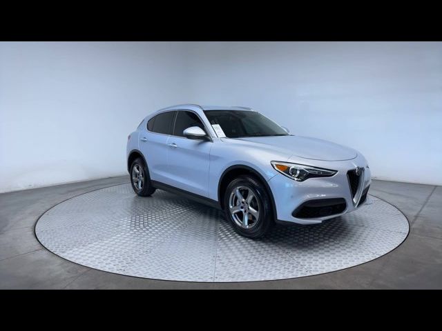 2021 Alfa Romeo Stelvio Base