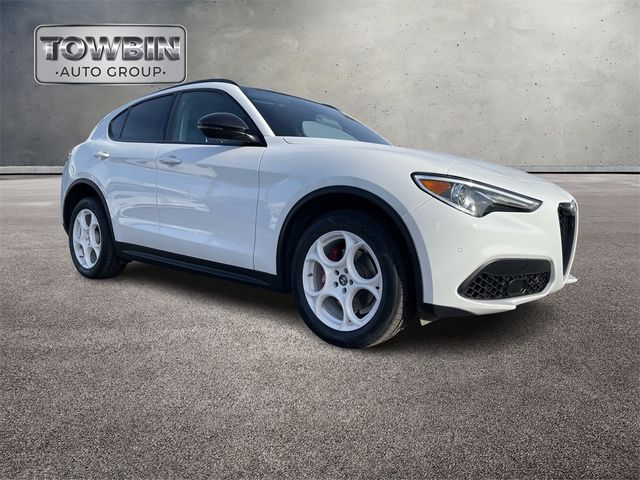 2021 Alfa Romeo Stelvio Base