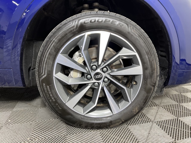 Vehicle image 6 of 37