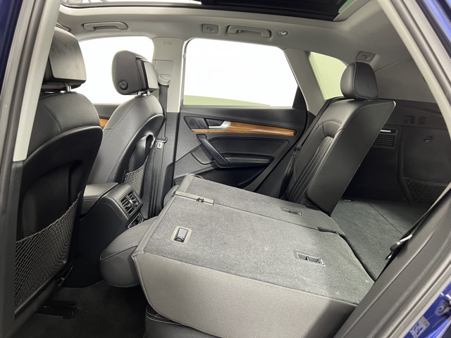 Vehicle image 13 of 37
