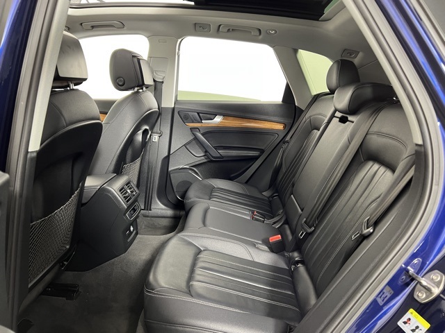 Vehicle image 12 of 37