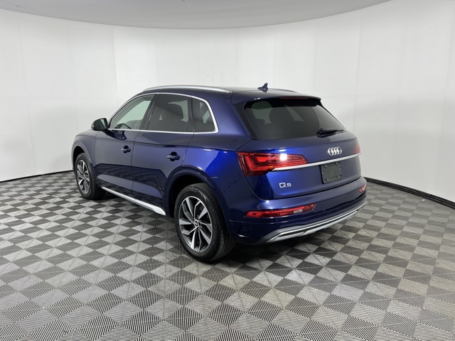 Vehicle image 4 of 37