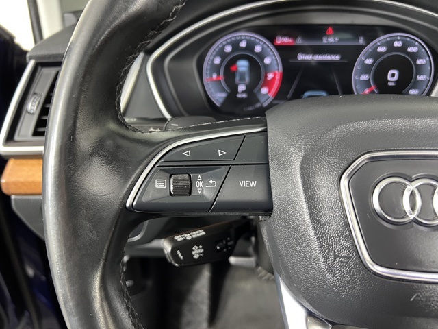 Vehicle image 27 of 37