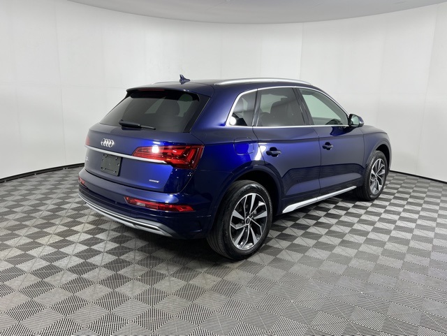 Vehicle image 2 of 37