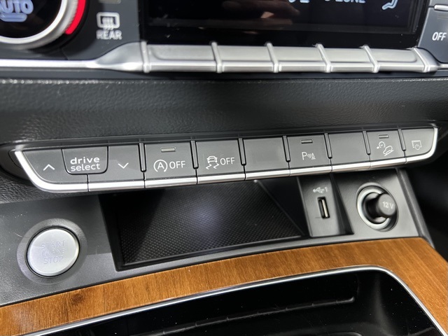 Vehicle image 34 of 37