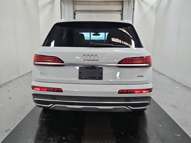 2021 Audi Q7 Premium Plus