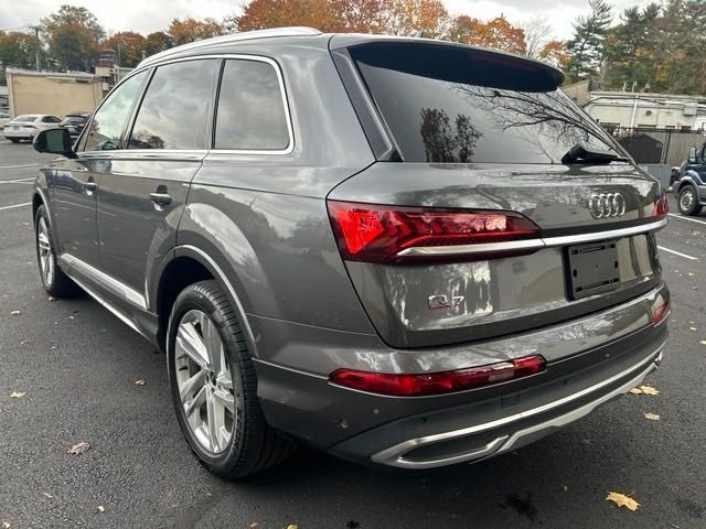 2021 Audi Q7 Premium Plus