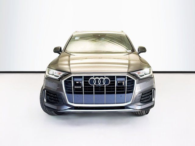 2021 Audi Q7 Premium Plus