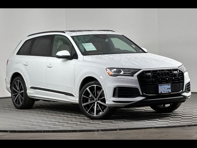 2021 Audi Q7 Premium Plus