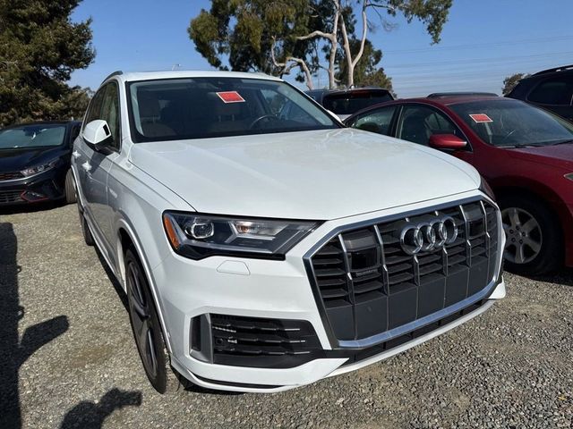 2021 Audi Q7 Premium Plus