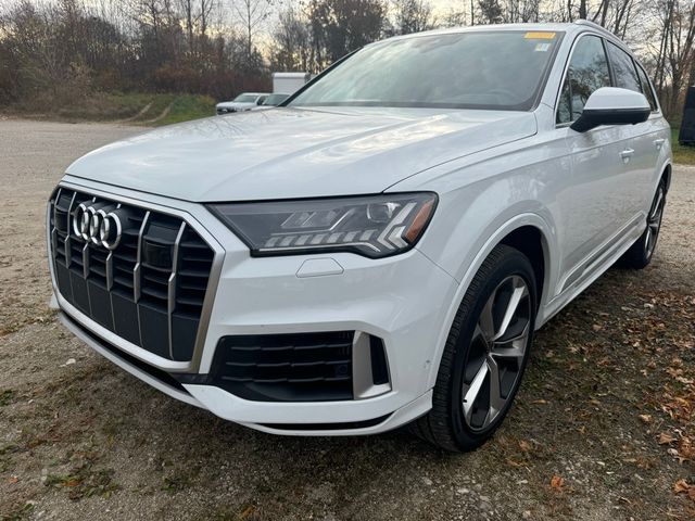 2021 Audi Q7 Premium Plus