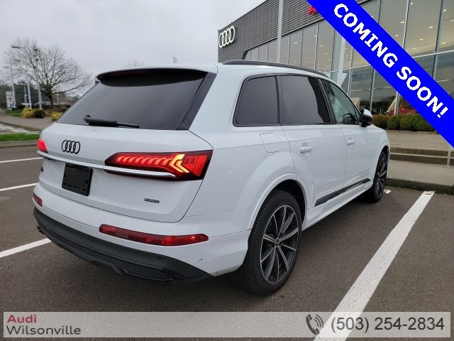 2021 Audi Q7 Premium Plus