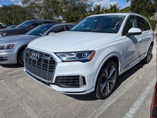 2021 Audi Q7 Premium Plus