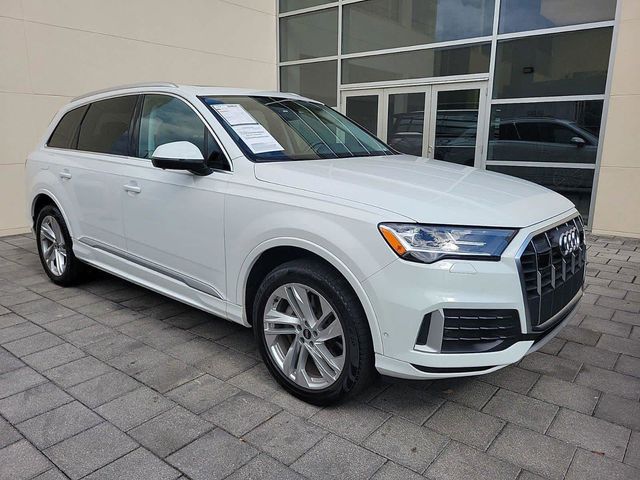 2021 Audi Q7 Premium Plus