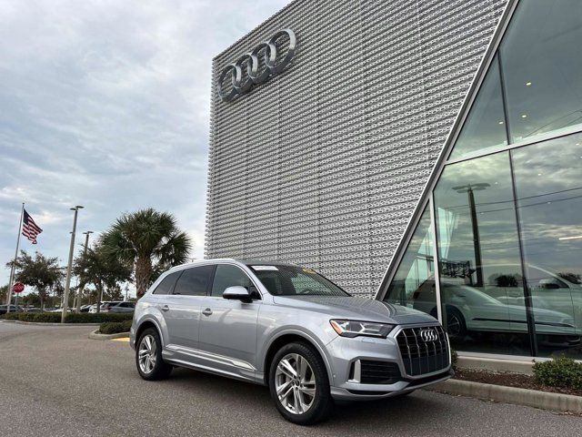 2021 Audi Q7 Premium Plus