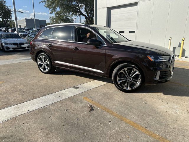 2021 Audi Q7 Premium Plus