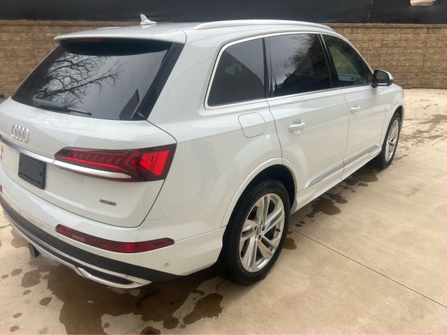 2021 Audi Q7 Premium Plus