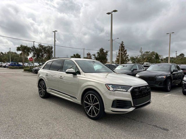 2021 Audi Q7 Prestige