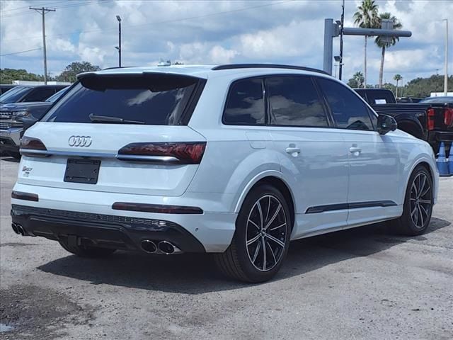 2021 Audi SQ7 Premium Plus