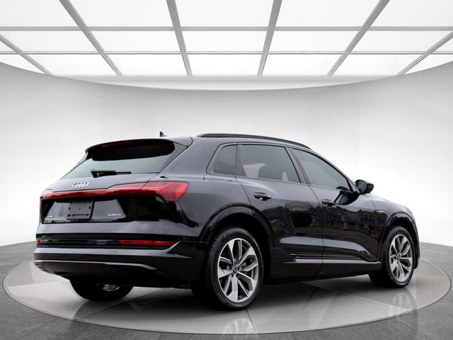 2021 Audi e-tron Premium Plus
