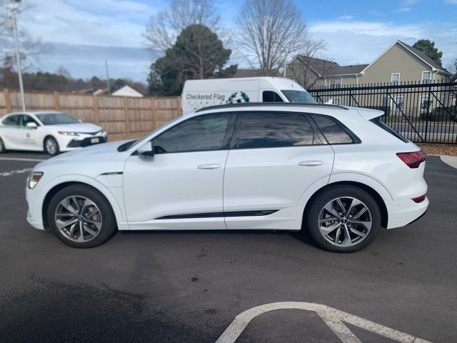 2021 Audi e-tron Premium Plus