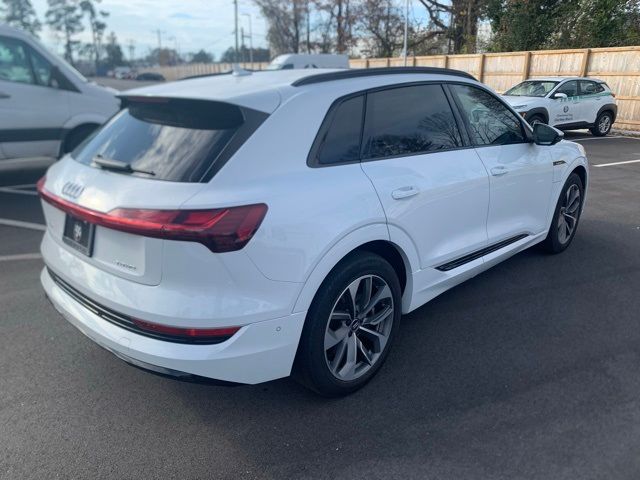 2021 Audi e-tron Premium Plus