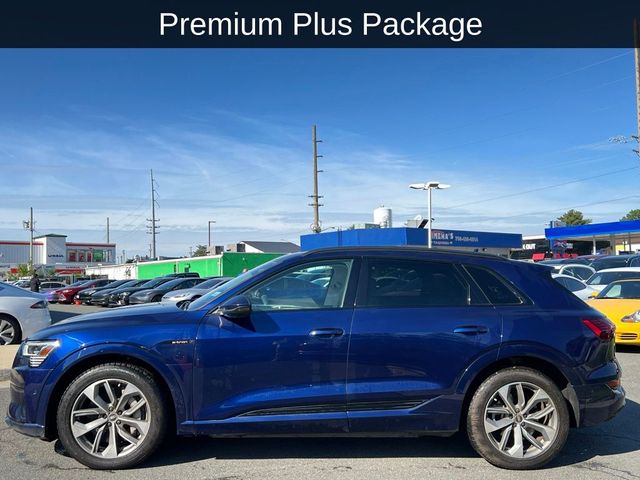 2021 Audi e-tron Premium Plus