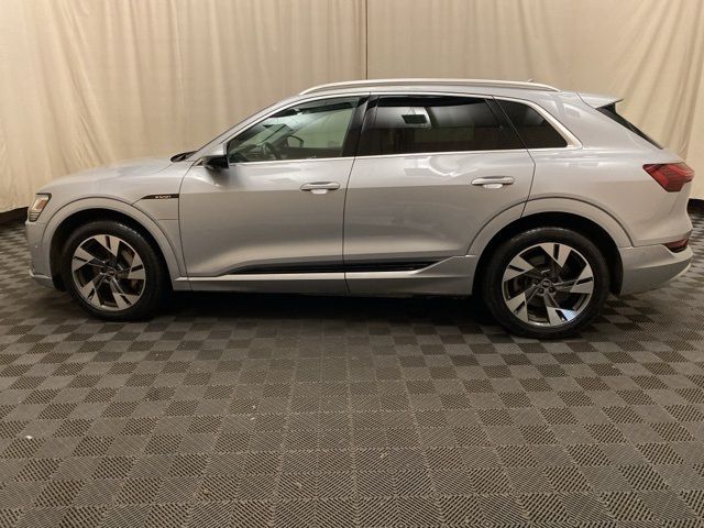 2021 Audi e-tron Premium Plus