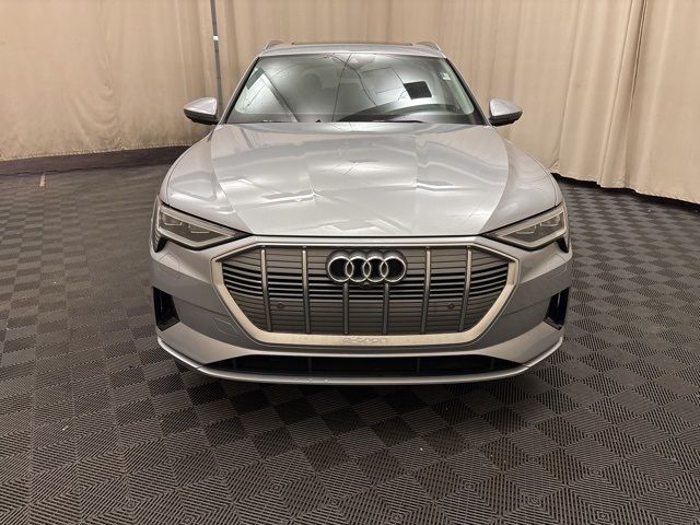 2021 Audi e-tron Premium Plus