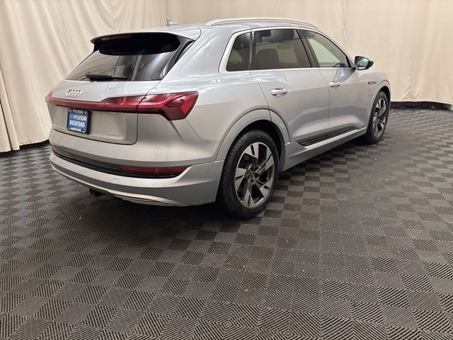 2021 Audi e-tron Premium Plus