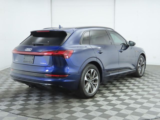2021 Audi e-tron Premium Plus