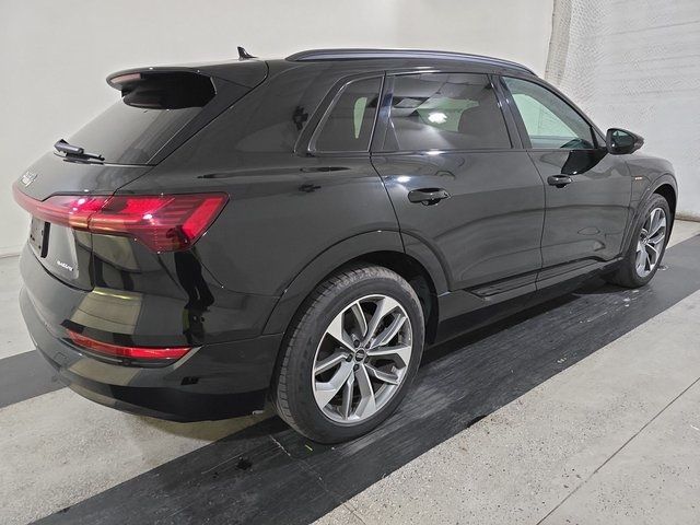 2021 Audi e-tron Premium Plus