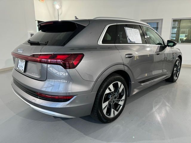 2021 Audi e-tron Premium Plus