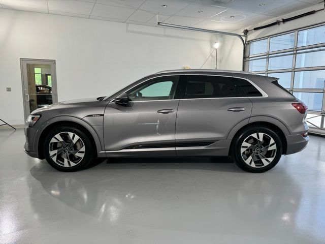 2021 Audi e-tron Premium Plus