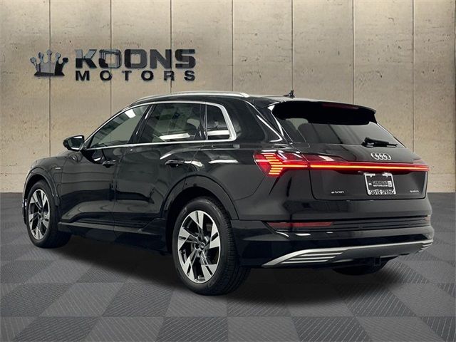 2021 Audi e-tron Premium Plus
