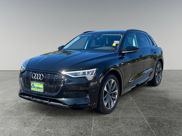 2021 Audi e-tron Premium Plus