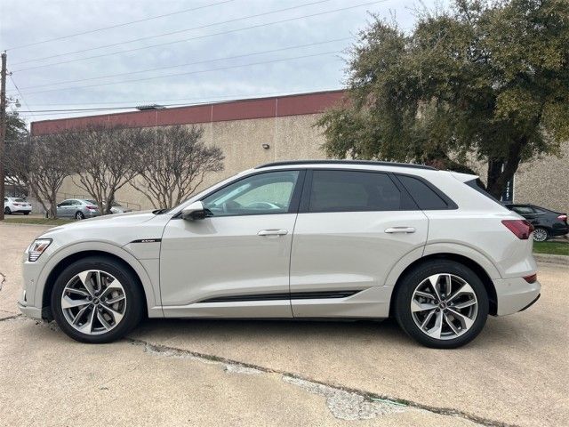 2021 Audi e-tron Premium Plus