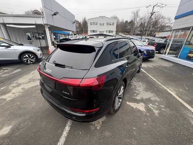 2021 Audi e-tron Premium Plus