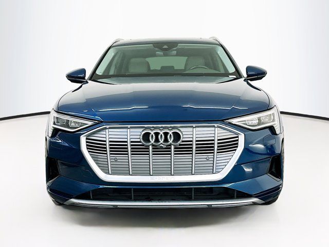 2021 Audi e-tron Premium Plus