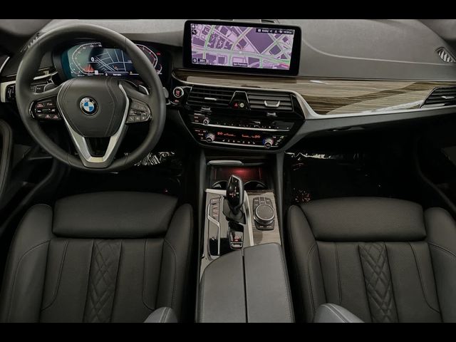 2021 BMW 5 Series 530i