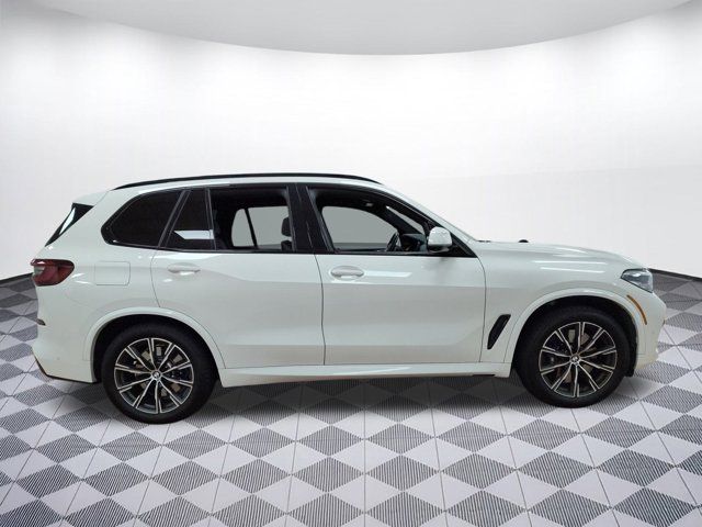 2021 BMW X5 M50i