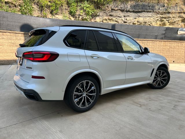 2021 BMW X5 M50i