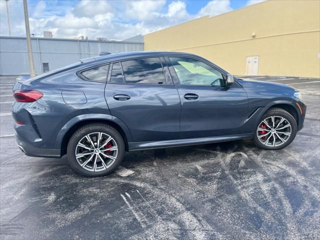 2021 BMW X6 M50i