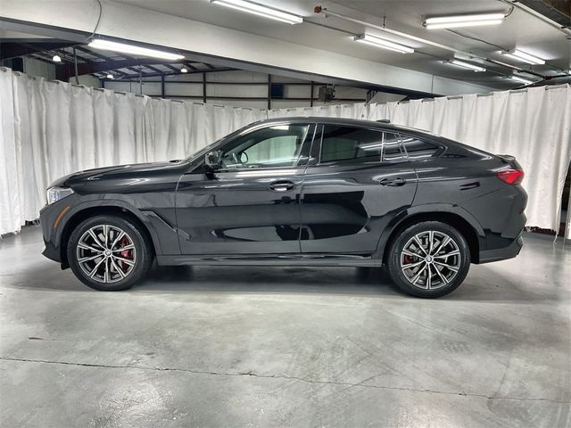 2021 BMW X6 M50i