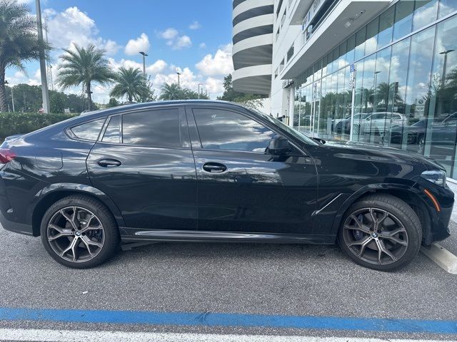 2021 BMW X6 M50i