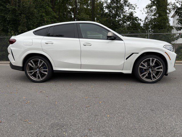 2021 BMW X6 M50i