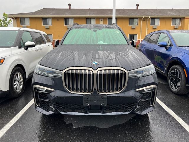 2021 BMW X7 M50i