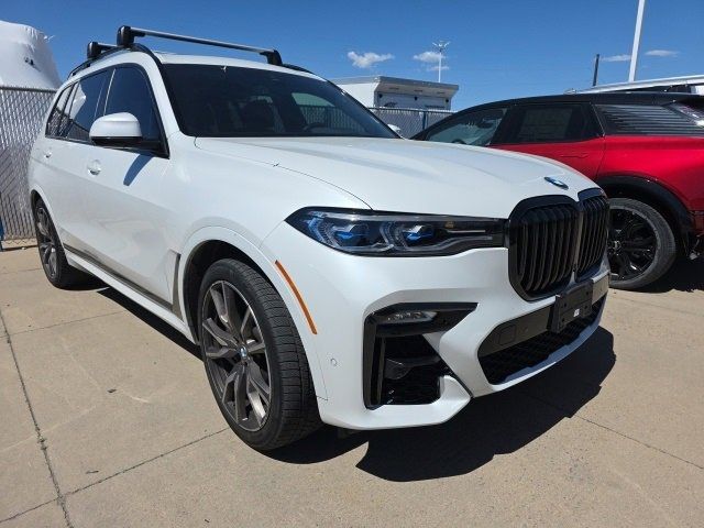 2021 BMW X7 M50i